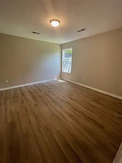 329 N King Ave — Photo 9