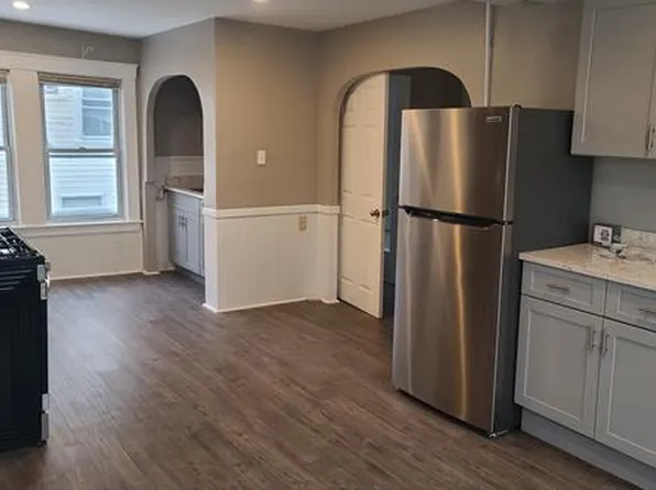13 Dublin St #2, Lowell, MA 01854