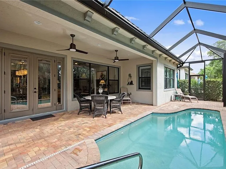 9244 Glenforest Dr — Photo 4