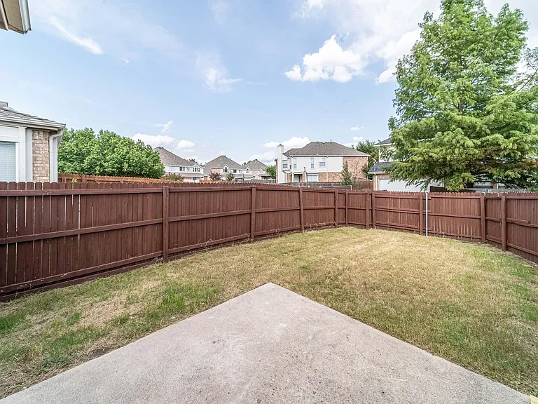 6870 Winston Dr — Photo 30