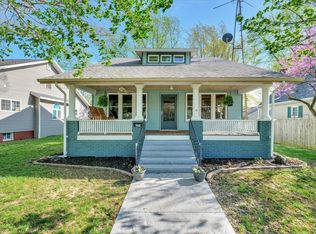 209 Wilson Ave, Villa Grove, IL 61956