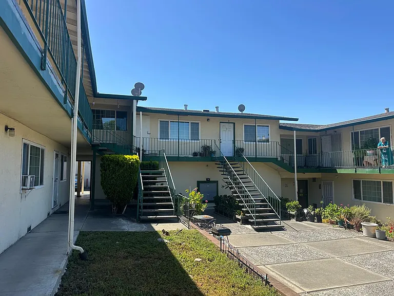 25538 Delmar Ave #10 — Photo 6