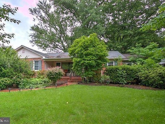 4th image of 3000 Cedar Ln