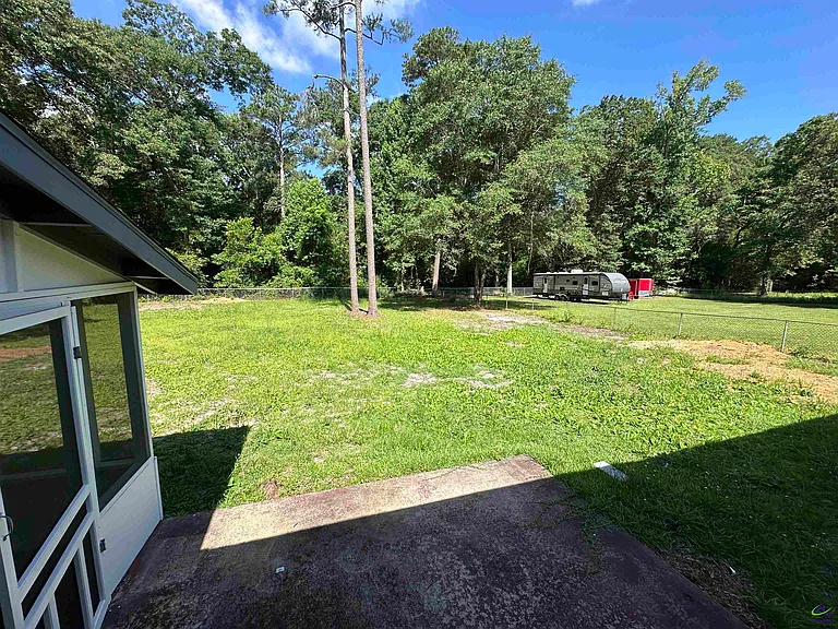 1021 Greenwood Dr — Photo 17