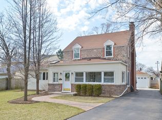 200 W Frontage Rd, Northfield, IL 60093