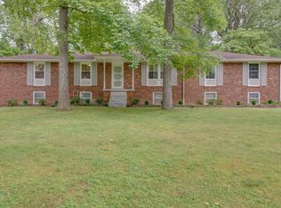 305 Russell Dr, Dickson, TN 37055