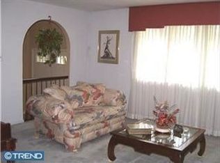 14 W High Ridge Rd, Cherry Hill, NJ 08003