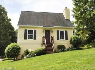 900 Maplewood Ct, Winston Salem, NC 27103