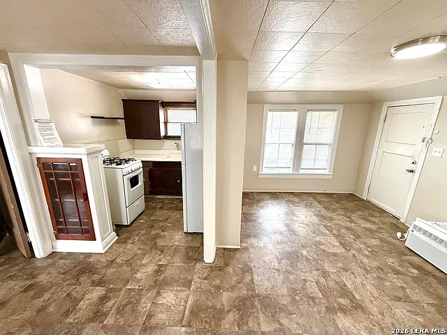 810 W Magnolia Ave #3 — Photo 3