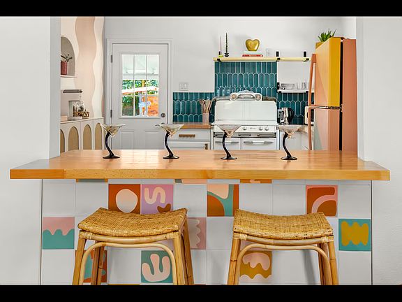 3rd image of 413 Normandy St