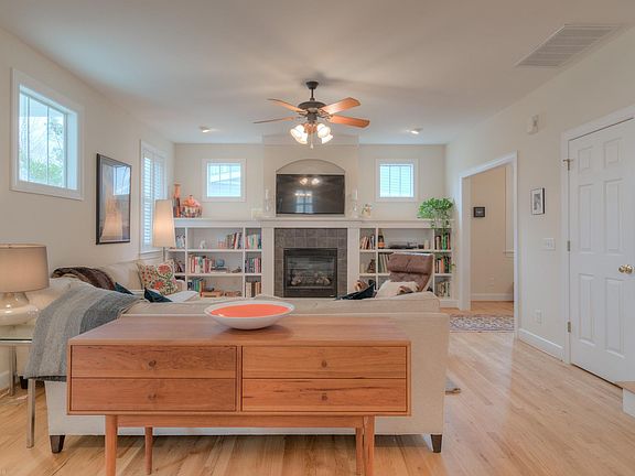 3rd image of 1008 Village Way N