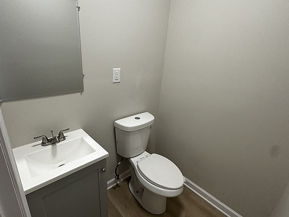 4th image of 4381 Jamaica Dr