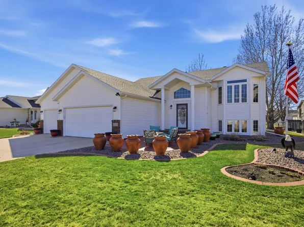 3321 Washington St S, Fargo, ND 58104