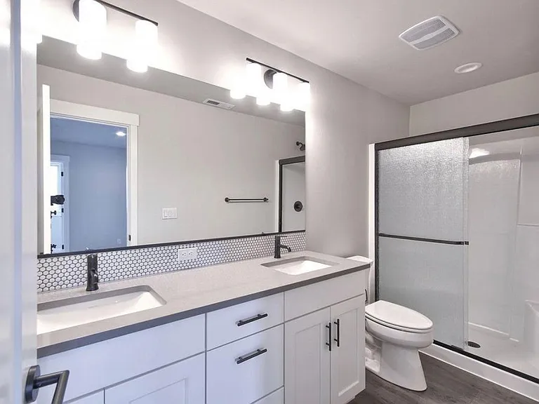 5551 SE Logan Ln — Photo 18