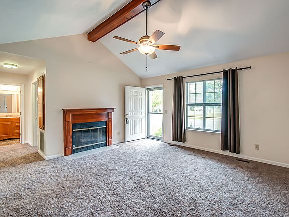 3rd image of 2518 Woods View Dr