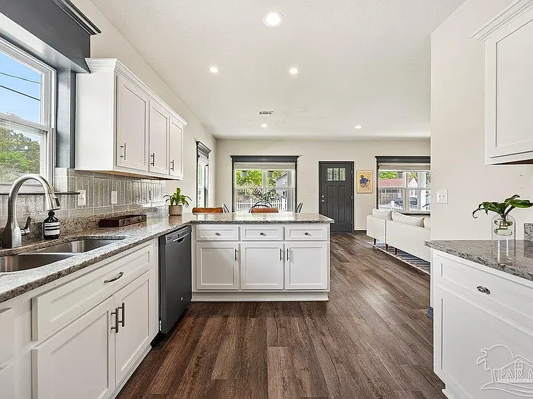 301 Dwight Ave — Photo 19