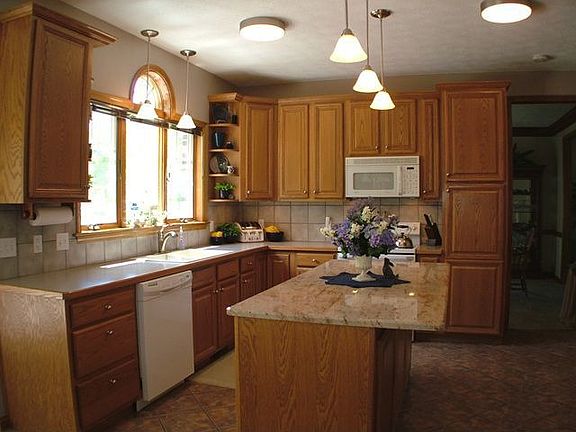 5th image of 636 Revelstoke Ct