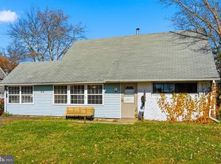 50 Micahill Rd, Levittown, PA 19056
