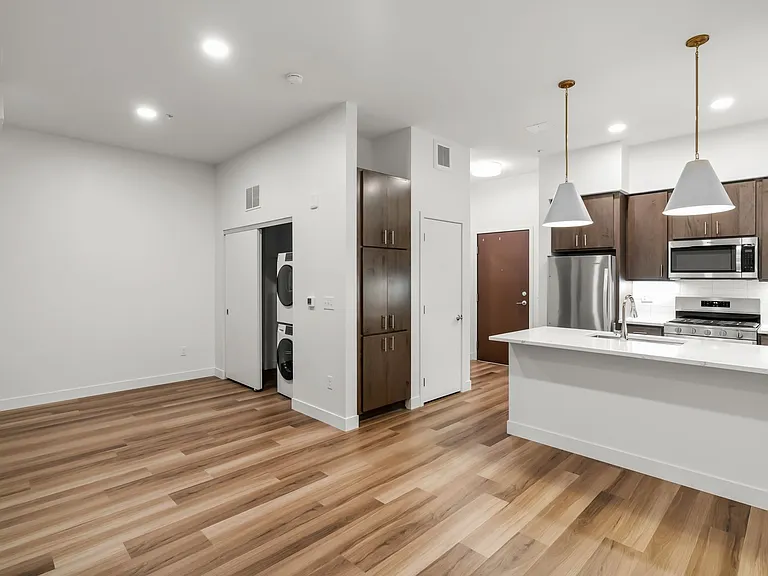 Rivergate Apartments — Photo 35