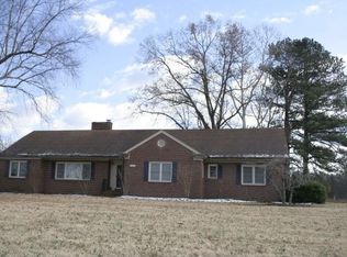 21215 Ivor Rd, Courtland, VA 23837