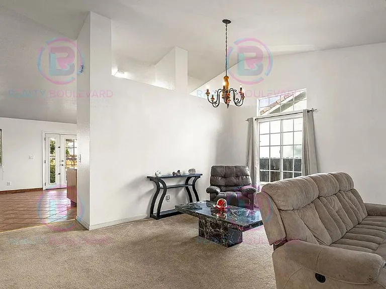 3059 Creekwood Dr — Photo 8