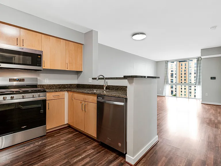 1000 New Jersey Ave SE #916 — Photo 35