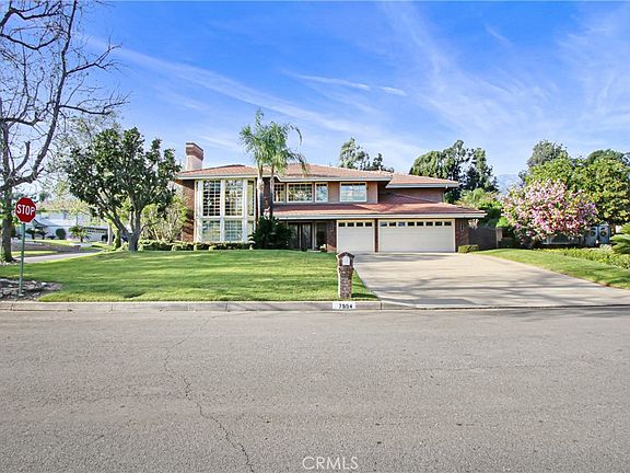 2nd image of 7954 Thoroughbred St