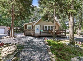 106 Pottery Dr, Pocono Lake, PA