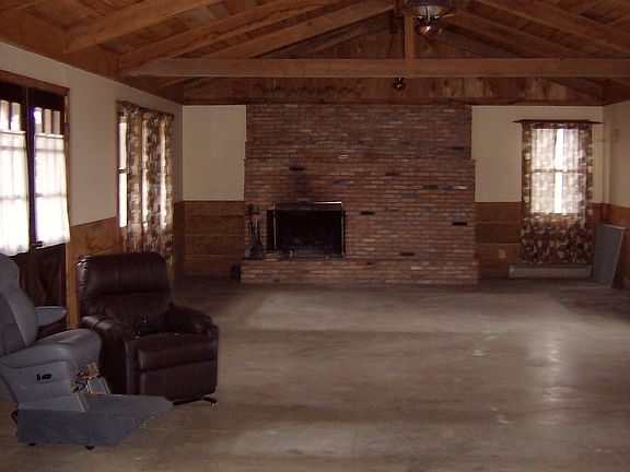 5th image of 1352 County Road D