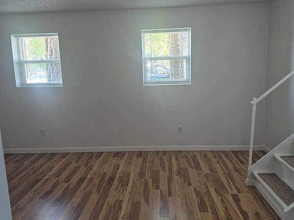 5th image of 8270 W 93rd Way