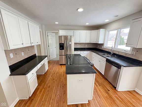 2nd image of 7228 River Birch Ln
