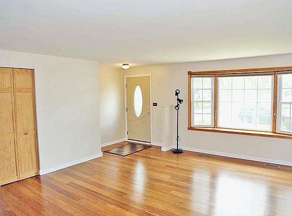3rd image of 628 Boxwood Dr
