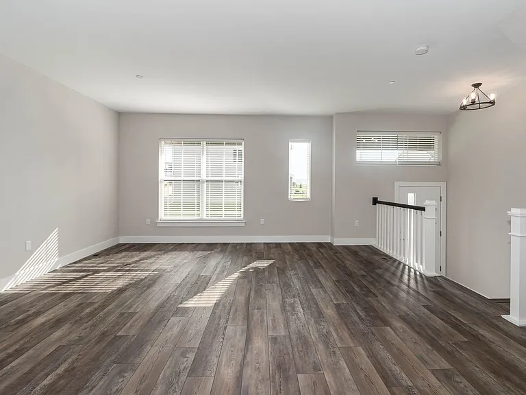 102 Stickley Dr — Photo 6