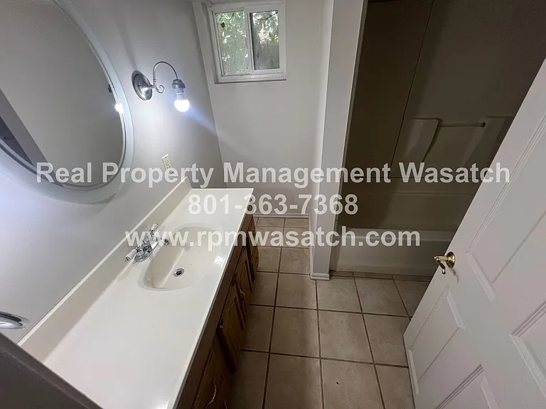 1105 S 700 E — Photo 27