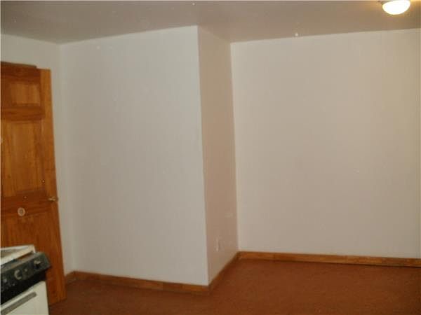 2nd image of 1095 Dekalb Ave #2