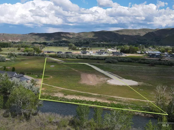 2475 River Ranch Ln, Emmett, ID 83617