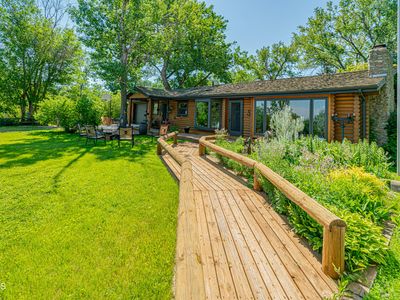 1200 Choke Cherry Ln S, Mandan, ND, 58554