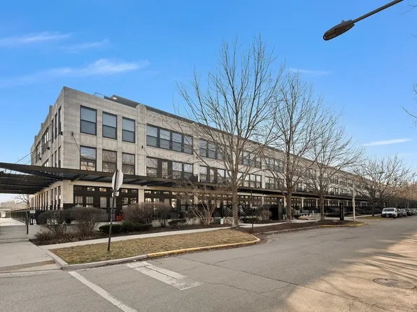 1001 W 15th St Unit 418, Chicago, IL 60608