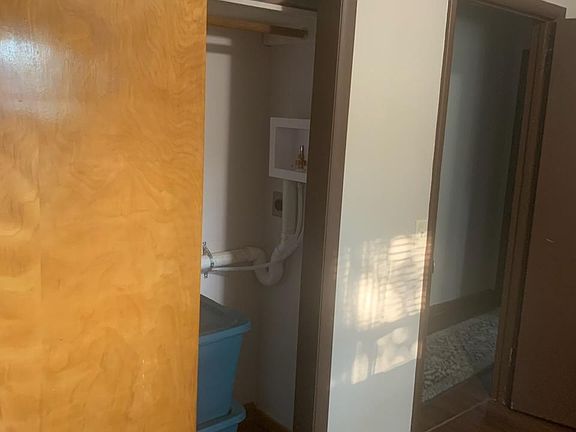 5th image of 939 8th St #2-A