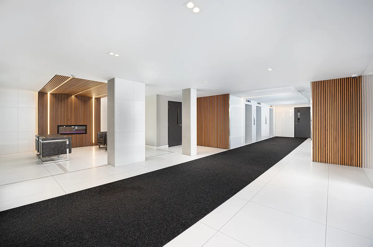 DeHaviland Court — Photo 1