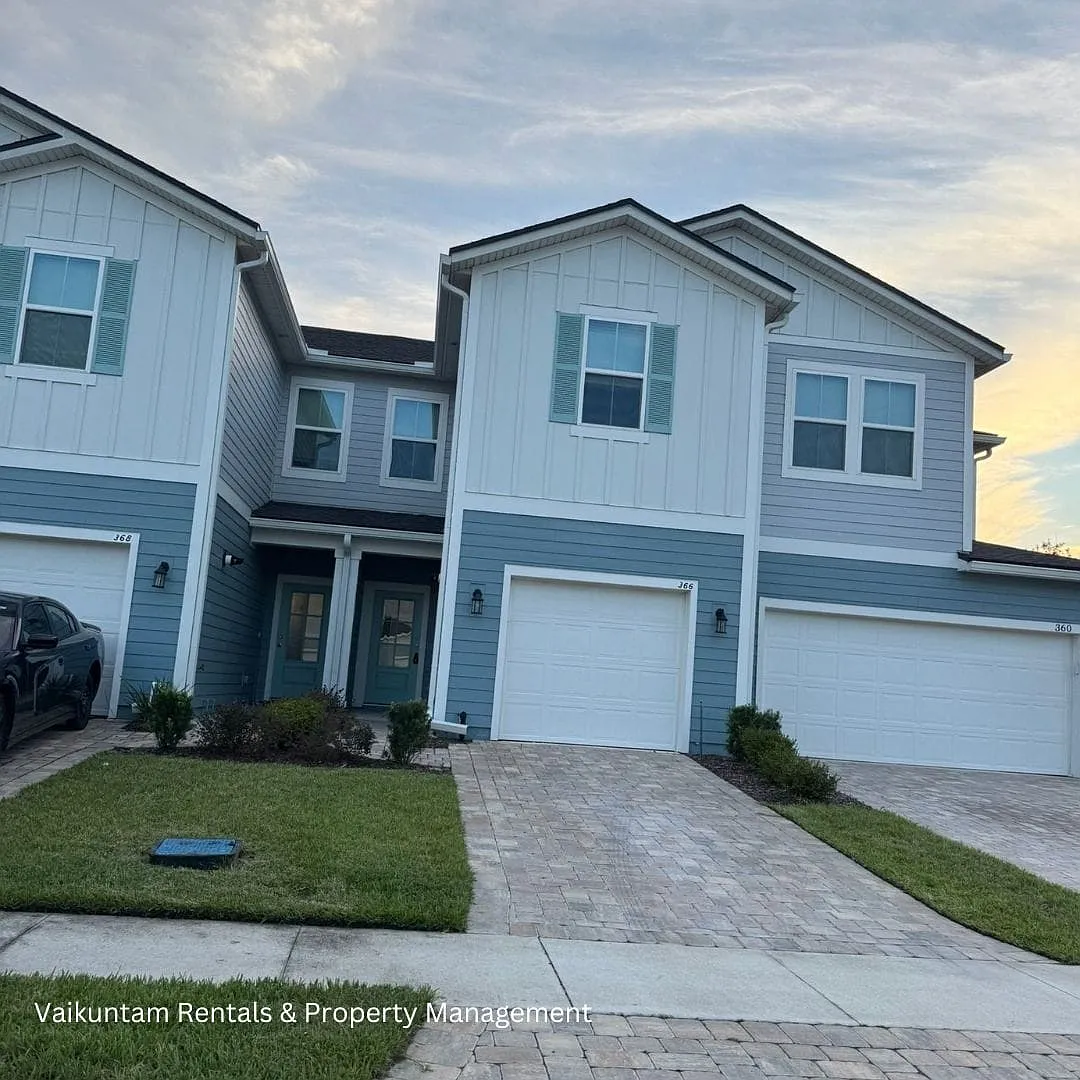 Building Photo - 366 Brandon Lakes Dr