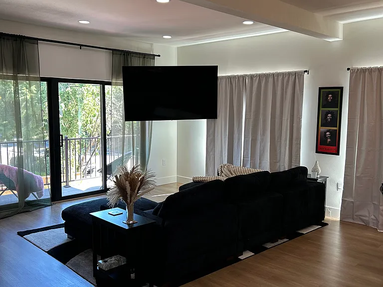 10727 NE Fremont St #10727 — Photo 13
