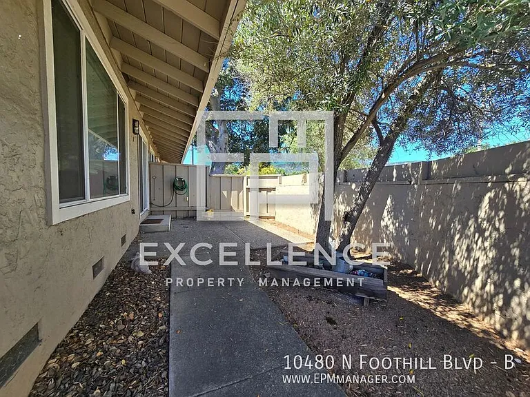 10480 N Foothill Blvd #B — Photo 15