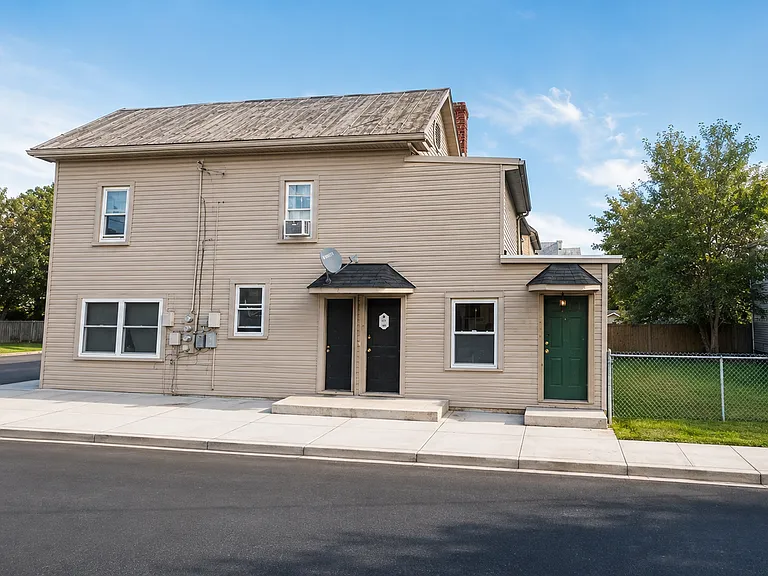 527 W Addition St #7 — Photo 8