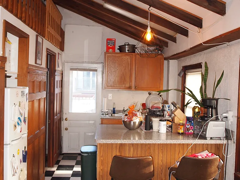 1625 Wallace St #3R — Photo 9