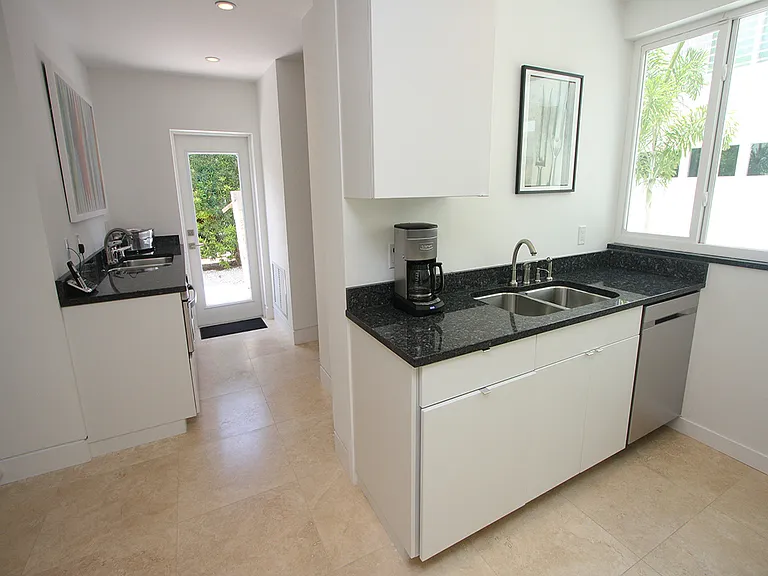 336 Morningside Dr — Photo 41