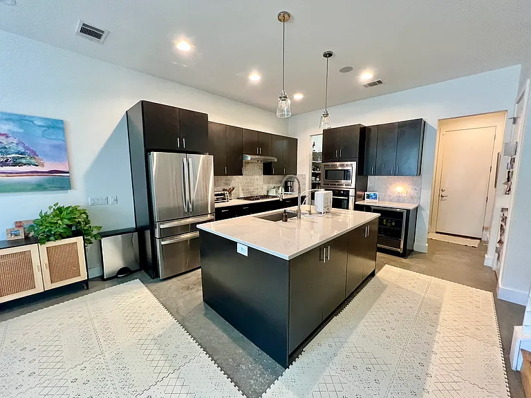 2118 Brackenridge St #2 — Photo 4