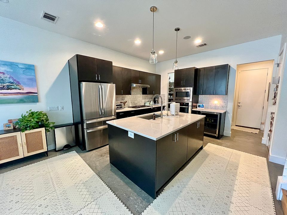1st image of 2118 Brackenridge St APT 2