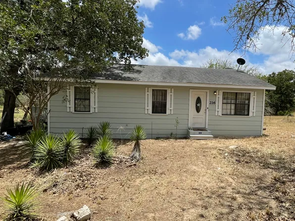 216 Creeks End Dr, Floresville, TX 78114