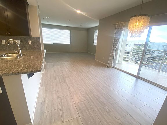 5th image of 13024 Union Ave Unit 301